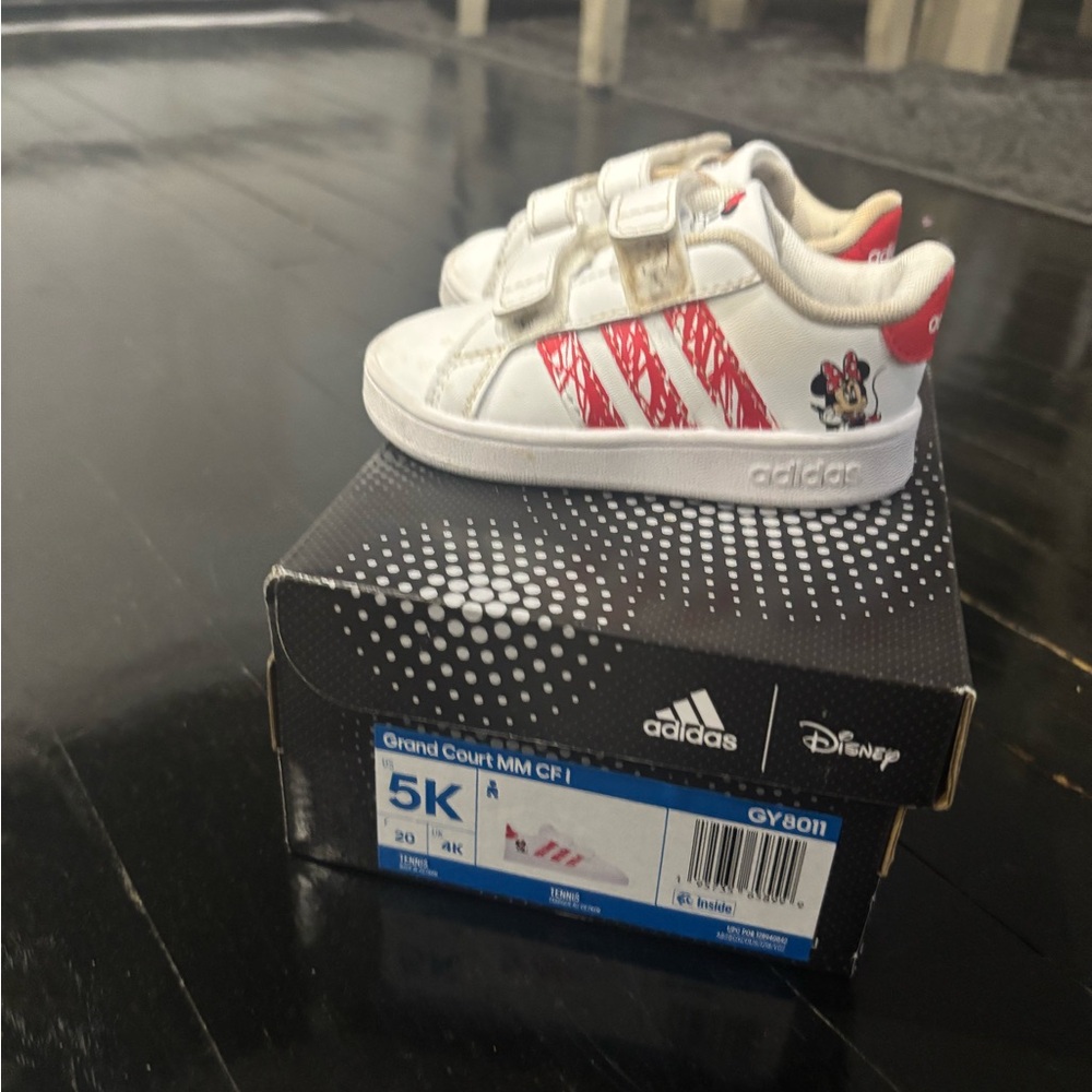 Kid adidas
